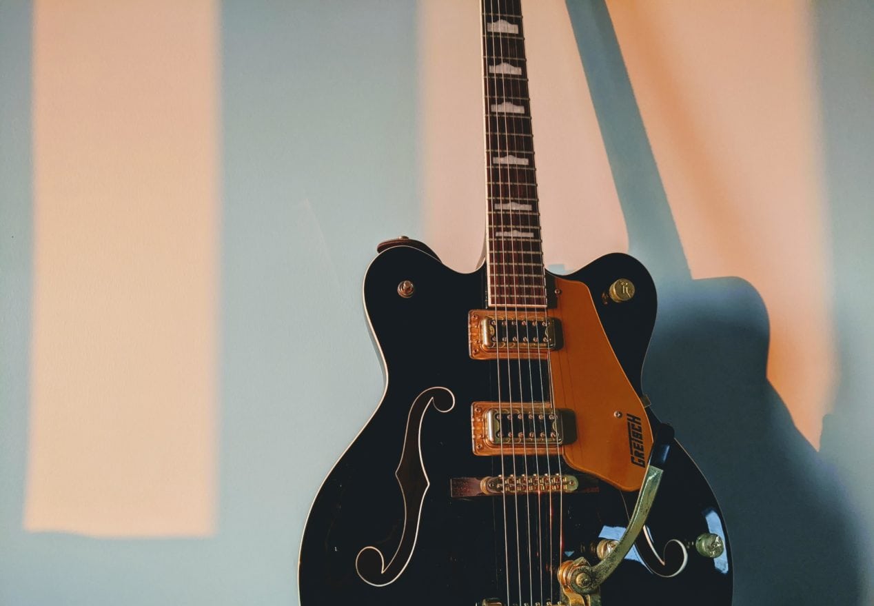 Epiphone Les Paul with humbucker pickups
