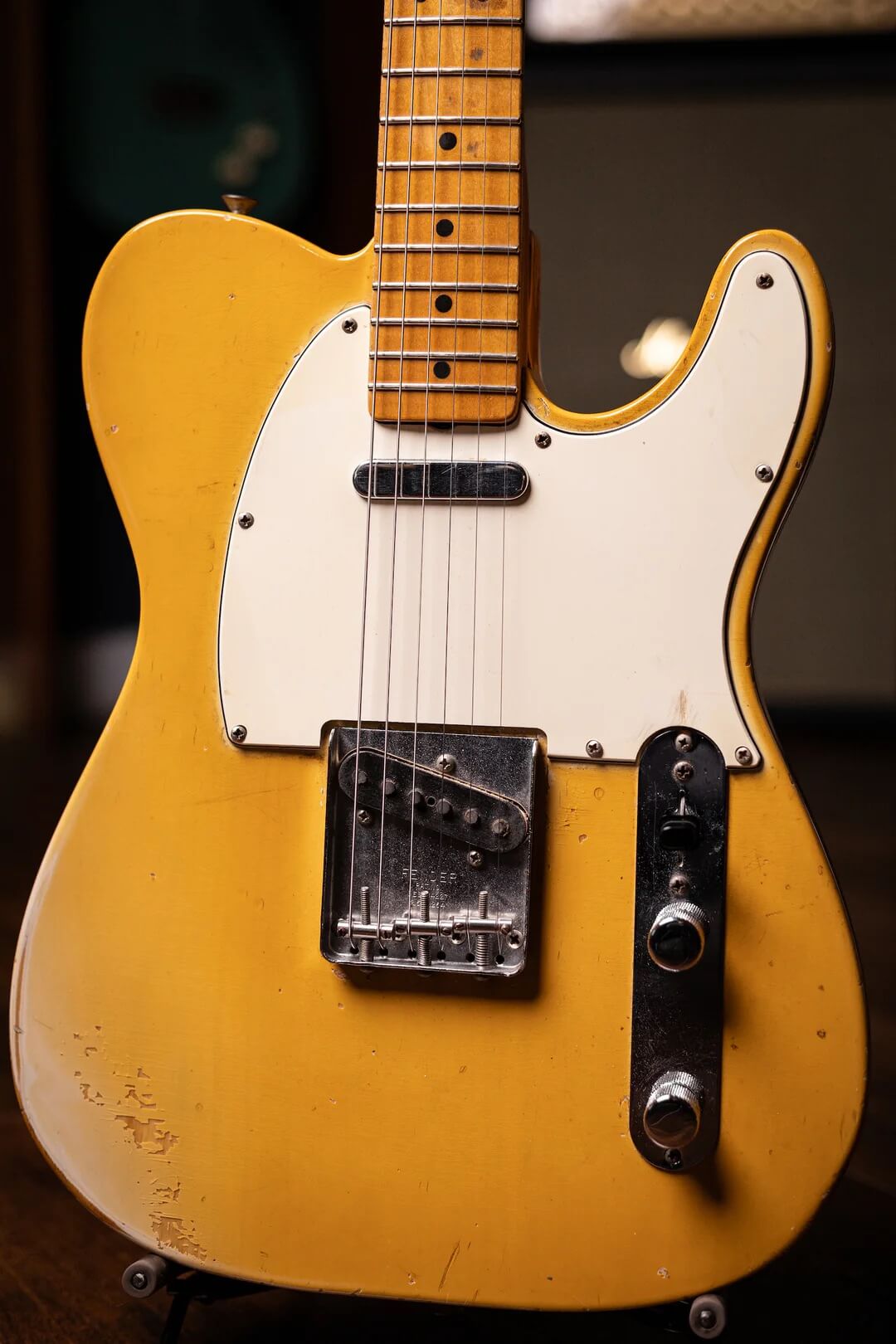 tele blonde.jpeg